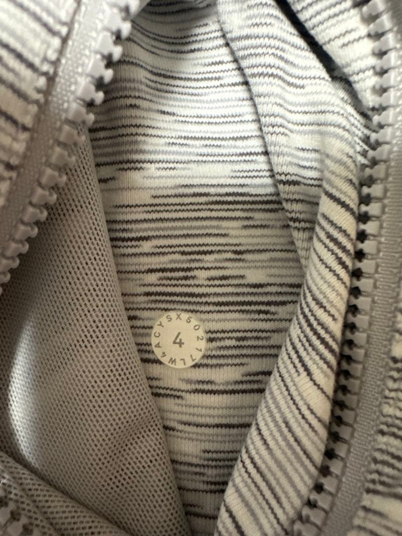 lululemon ルルレモン　ジャケット　4