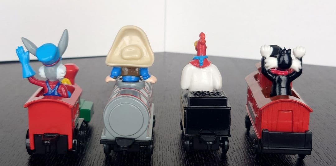 LOONEY TUNES ルーニー・テューンズ ダイキャストメタルトレイン 列車