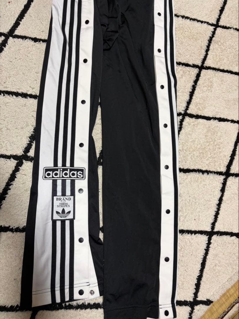 adidas ブレイクパンツ ブラック