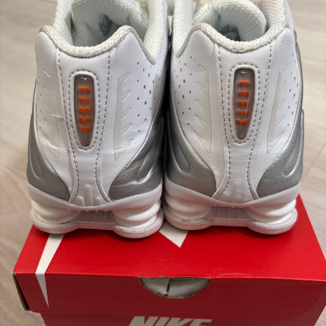NIKE SHOX R4 ショックス　２８センチ