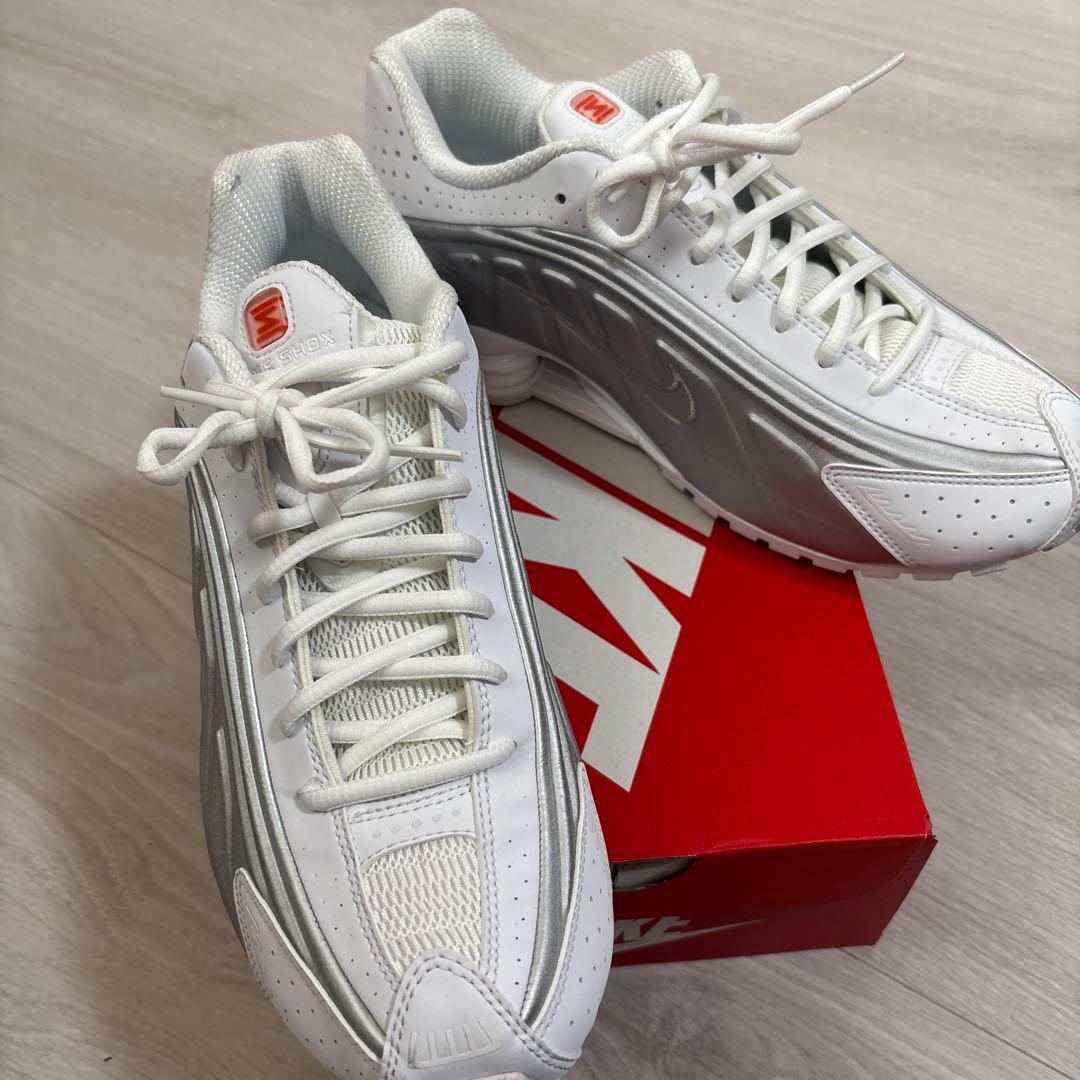 NIKE SHOX R4 ショックス　２８センチ