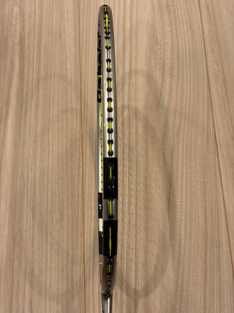 【美品】バボラSATELLITE LD Lite バドミントンラケット