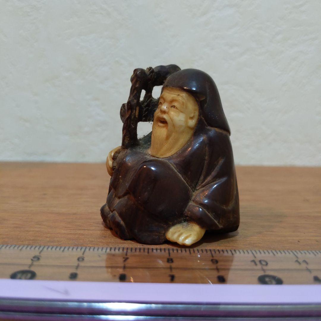 時代提物 縁起物根付 木彫り×天然素材 【寿老人】高さ約4.8cm 重さ約38ｇ