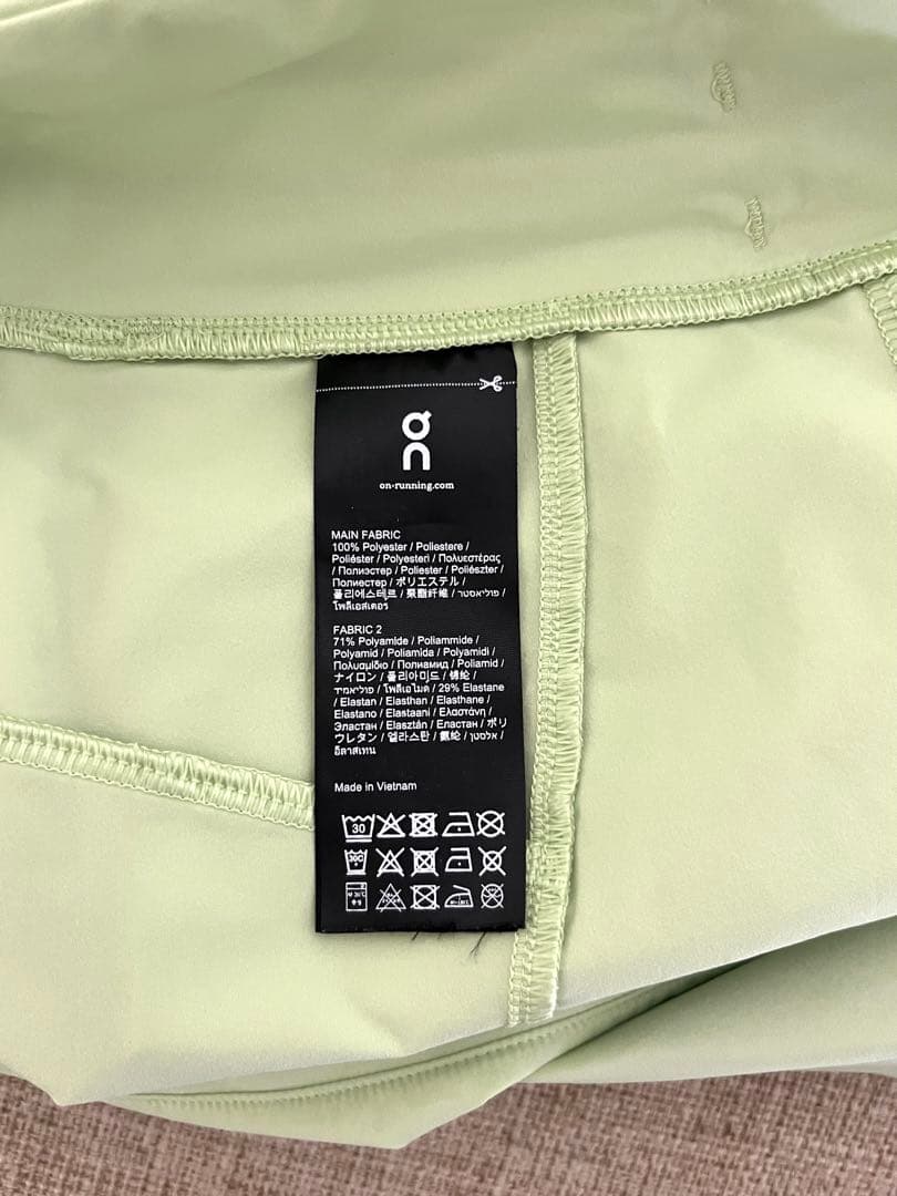陸上用パンツ On performance hybrid short S