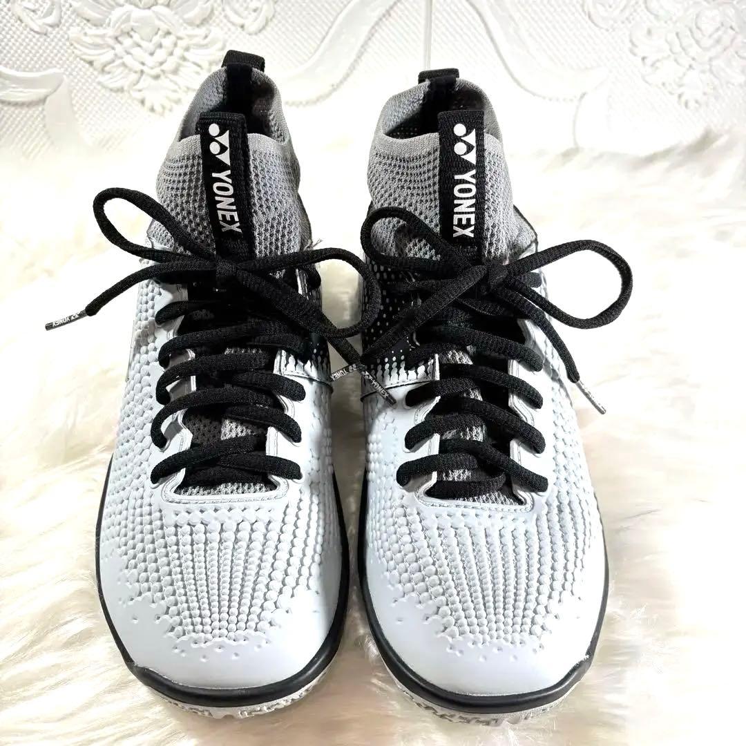 新品級YONEX ヨネックス パワークッション エクリプション グレー24.0