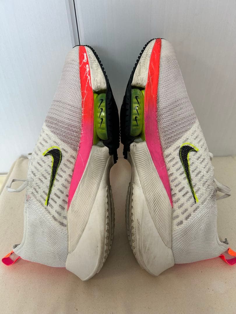 NIKE AIR ZOOM TEMPO NEXT% エア ズームテンポ　ネクスト