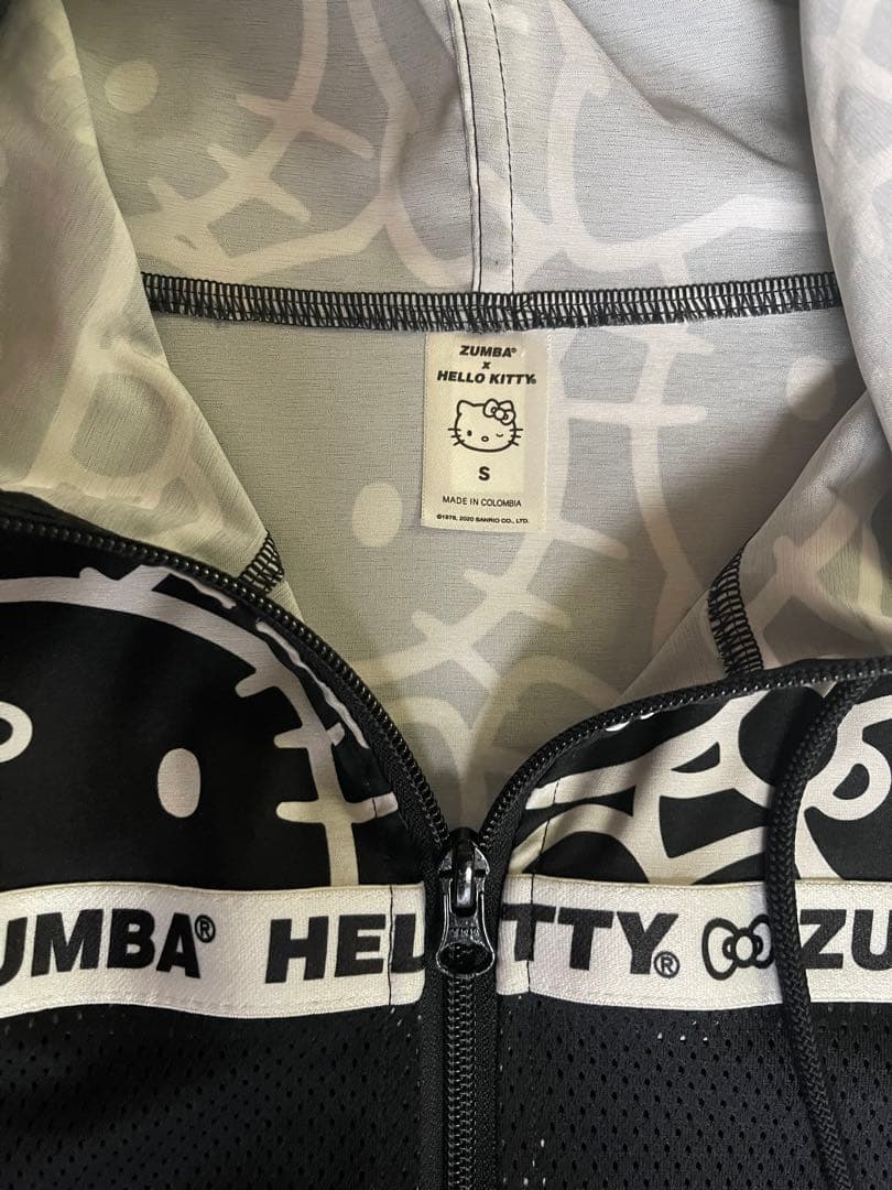 USED★ZUMBA HELLO KITTY 黒メッシュジャケット S