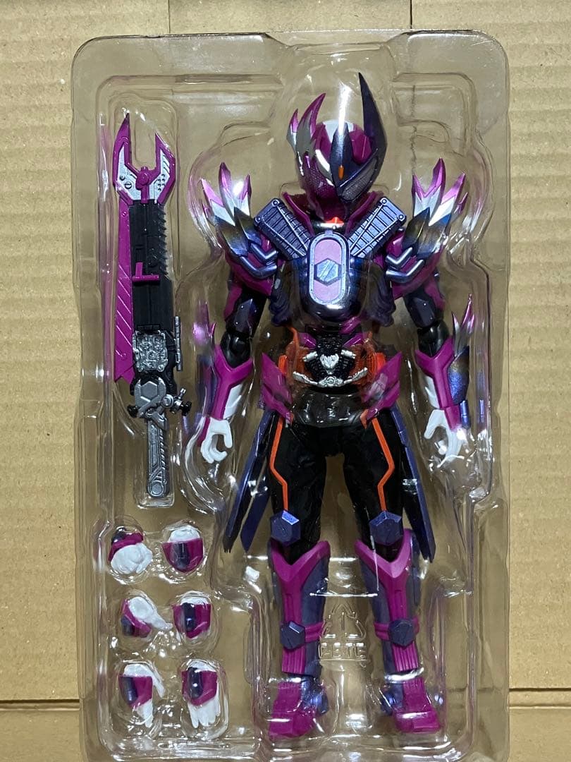 S.H.Figuarts 仮面ライダー　ヴァルバラド