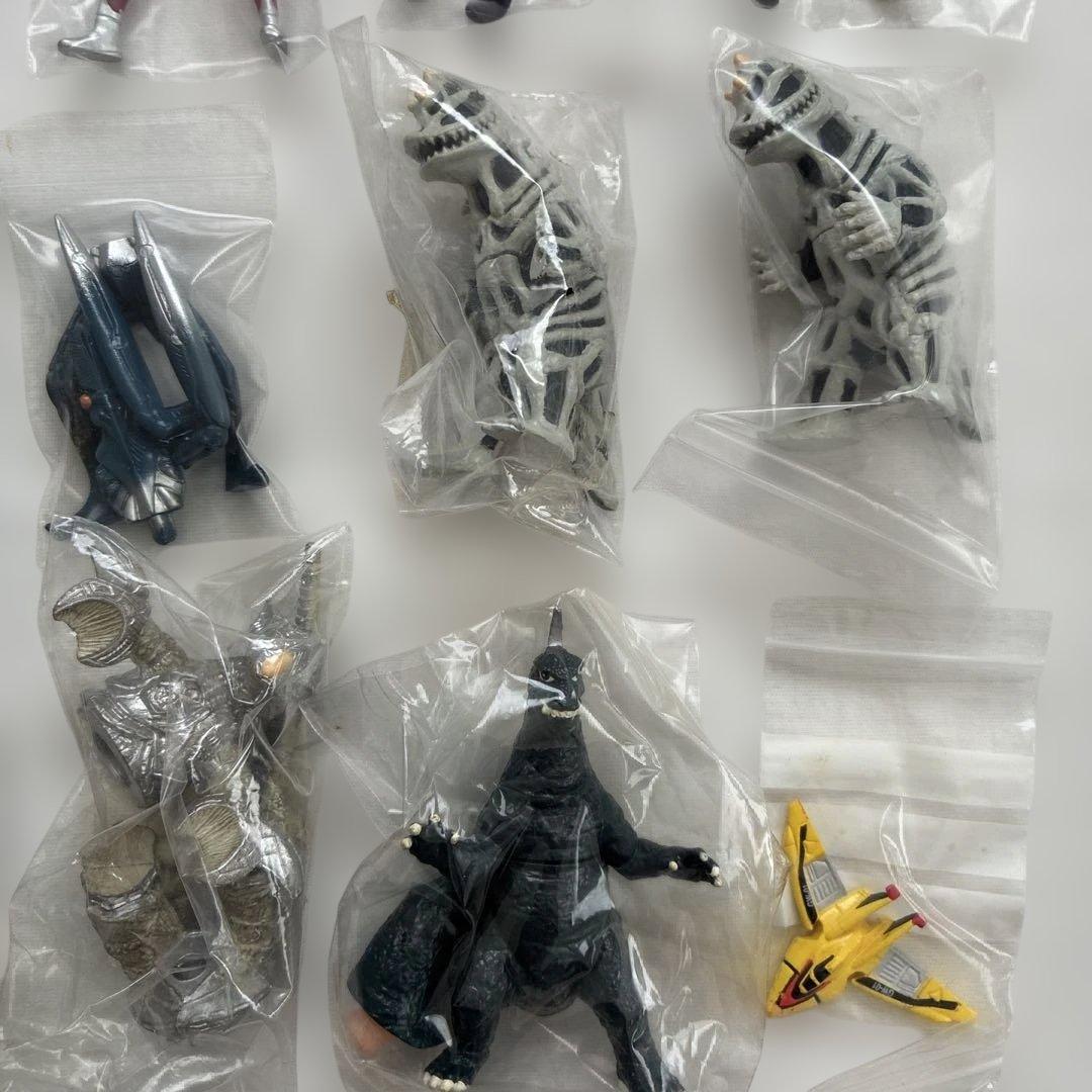 ガチャガチャ　カプセルトイまとめ売り　ウルトラマン　ゴジラ他