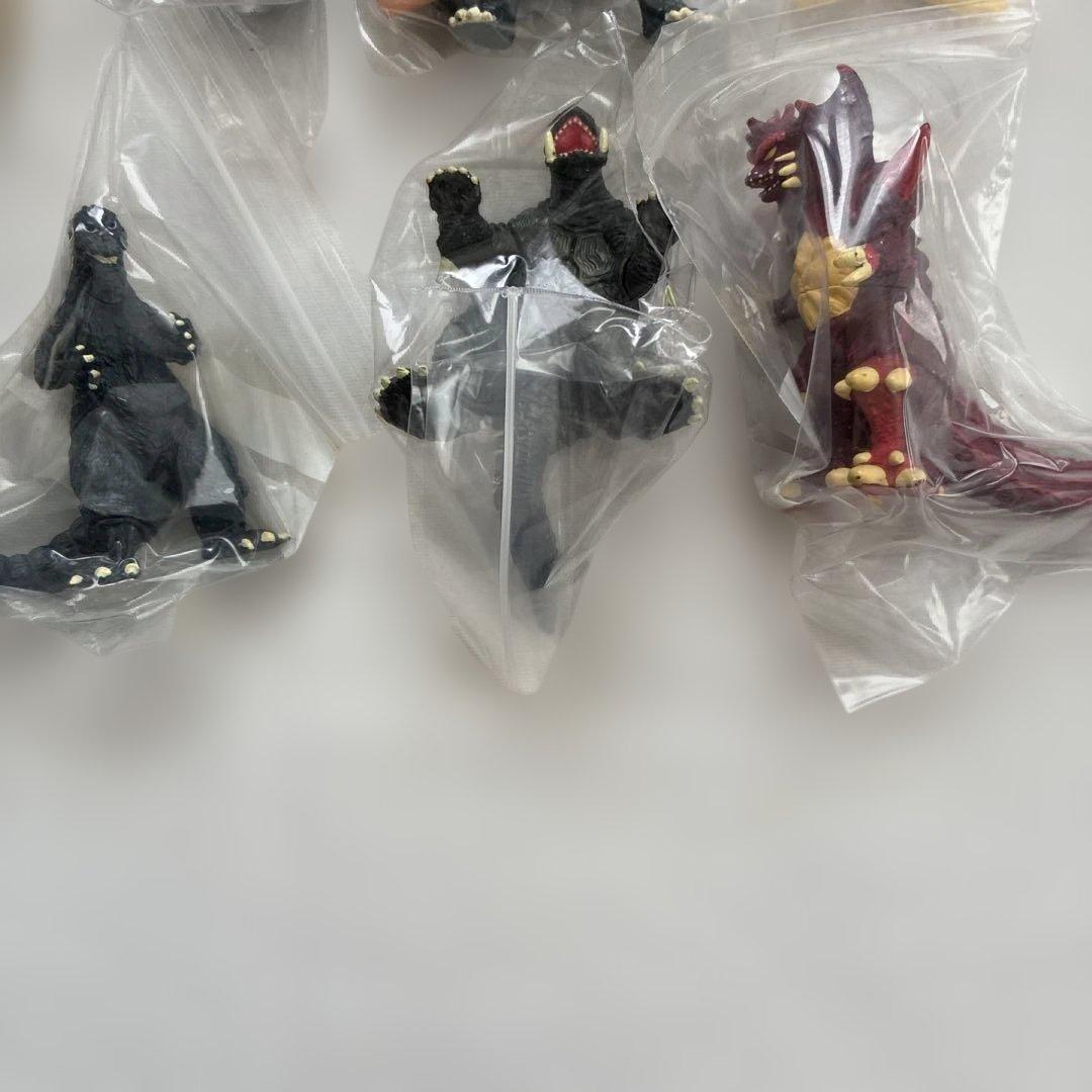 ガチャガチャ　カプセルトイまとめ売り　ウルトラマン　ゴジラ他