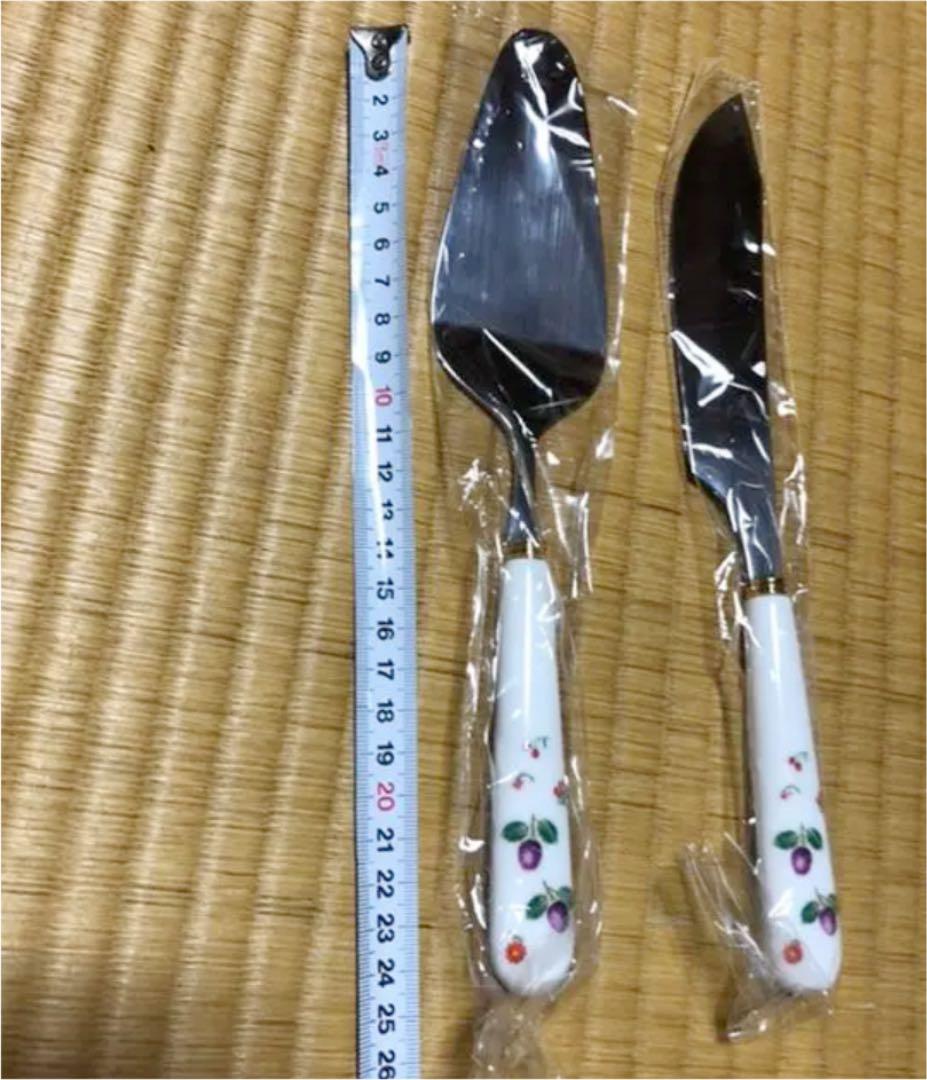 ケーキサーバーとナイフ