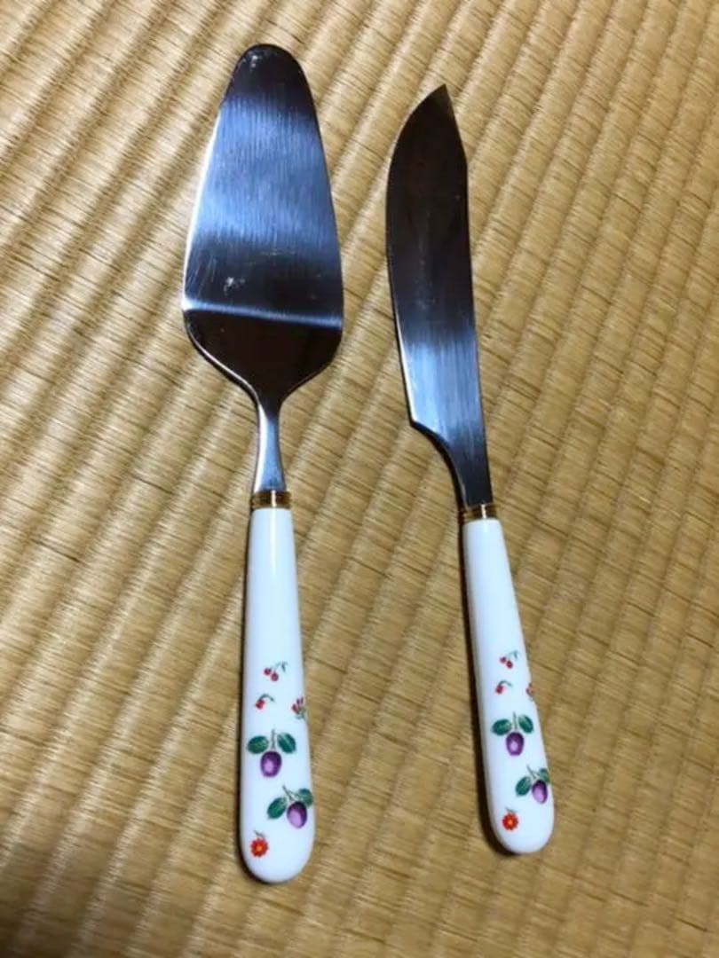 ケーキサーバーとナイフ