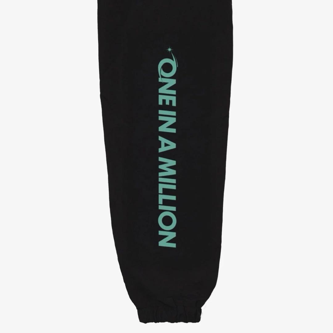 新品未開封 TWICE THIS IS FOR ウィンドブレーカー ミナ M