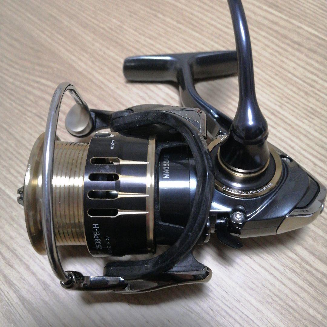 Daiwa THEORY 2508PE-H スピニングリール