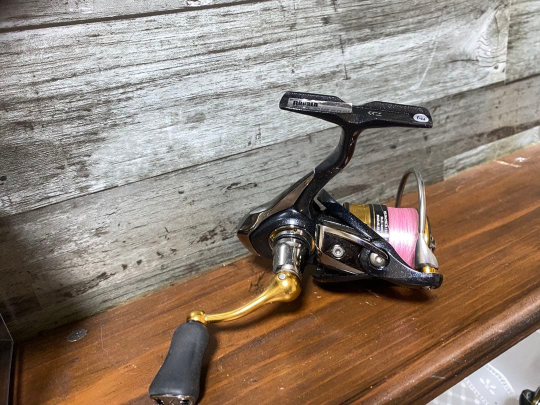 ★管釣トラウト　ダイワ　レガリスLT1000S 使用1回の美品