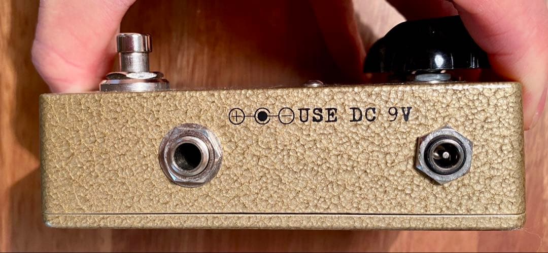 自称最高峰Mosrite FUZZ rite Clone に革命を
