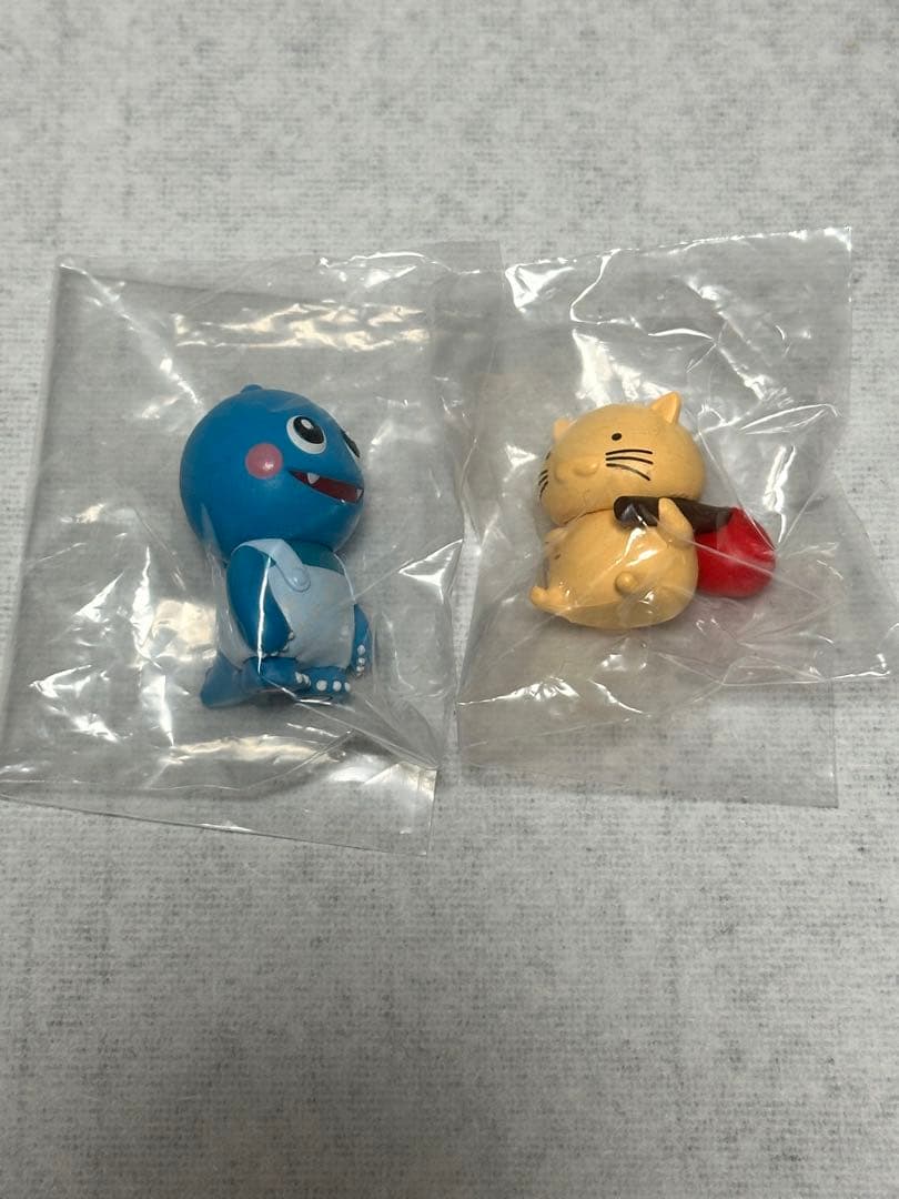 ニンテンドーミュージアム　キーホルダー３つ　シール　ガチャガチャ4種