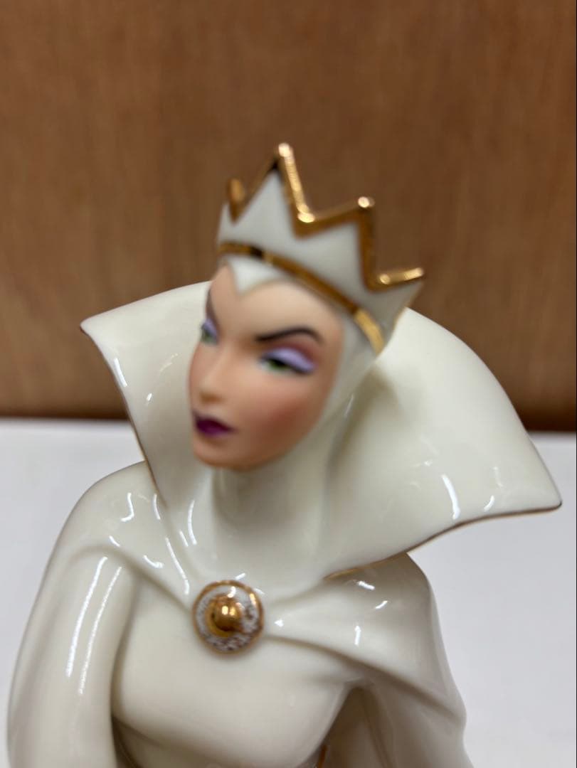 ディズニーレノックス 白雪姫 クイーン女王