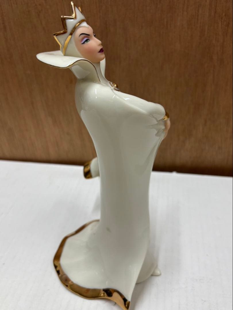 ディズニーレノックス 白雪姫 クイーン女王