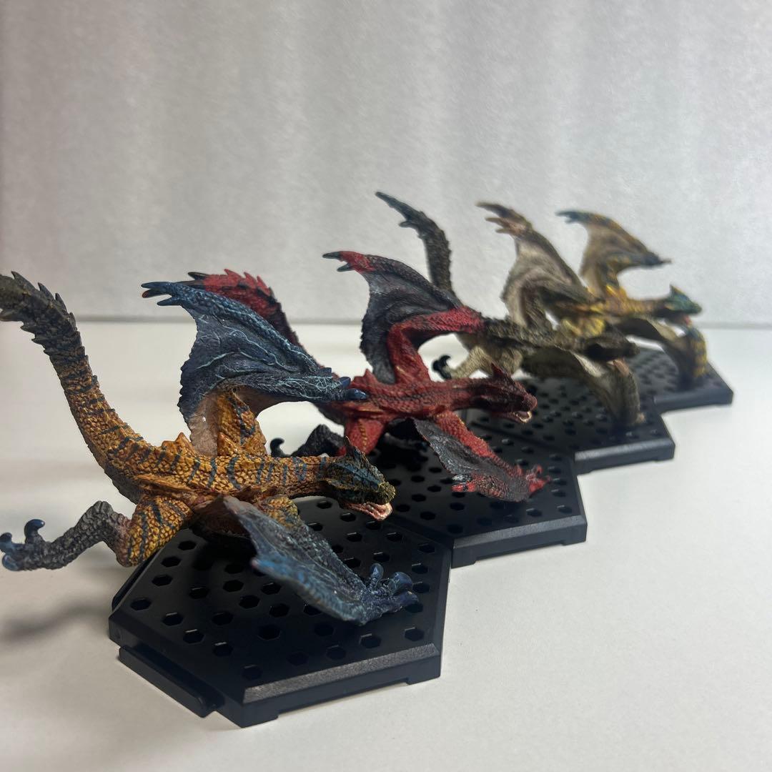 モンスターハンター　ティガレックス フィギュア　４種類