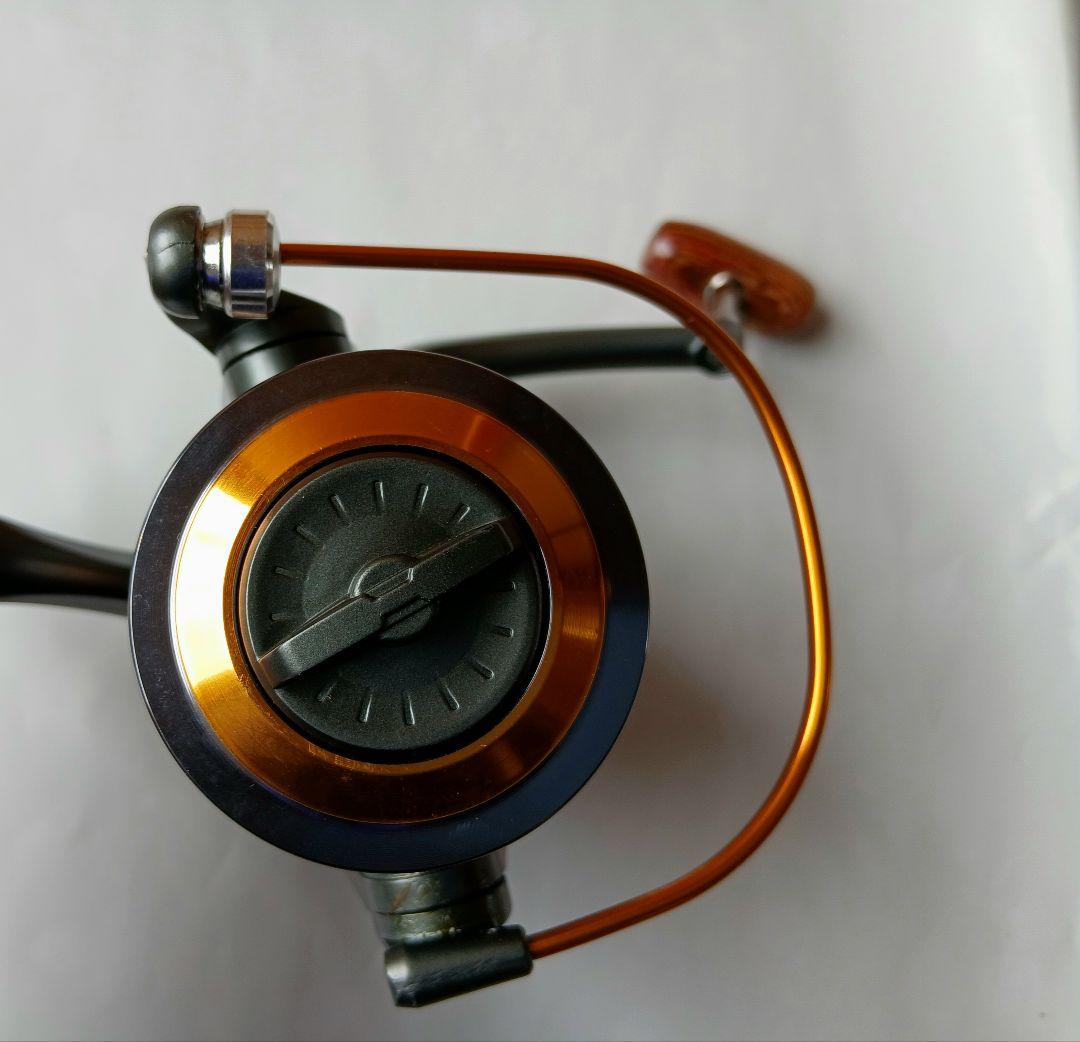 【新品未使用】スピニングリール ギ　　　　　ア比5.1:1アルミスプール木製ノブ