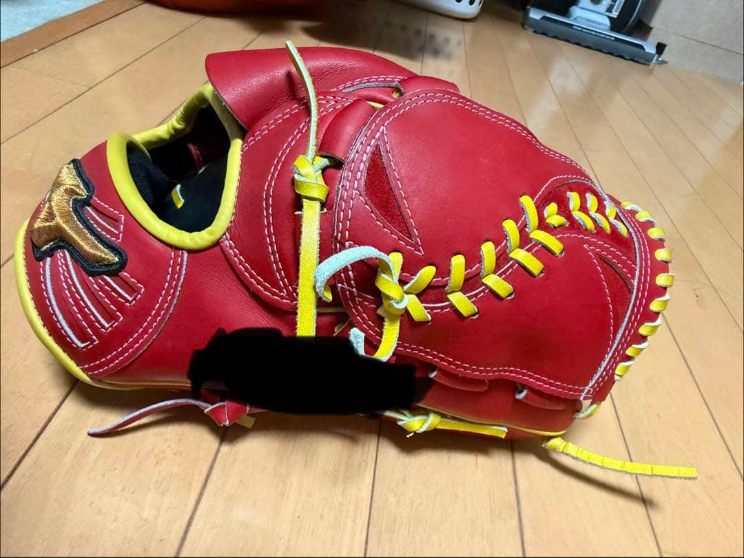 ミズノプロ　硬式野球グローブ レッド　投手用