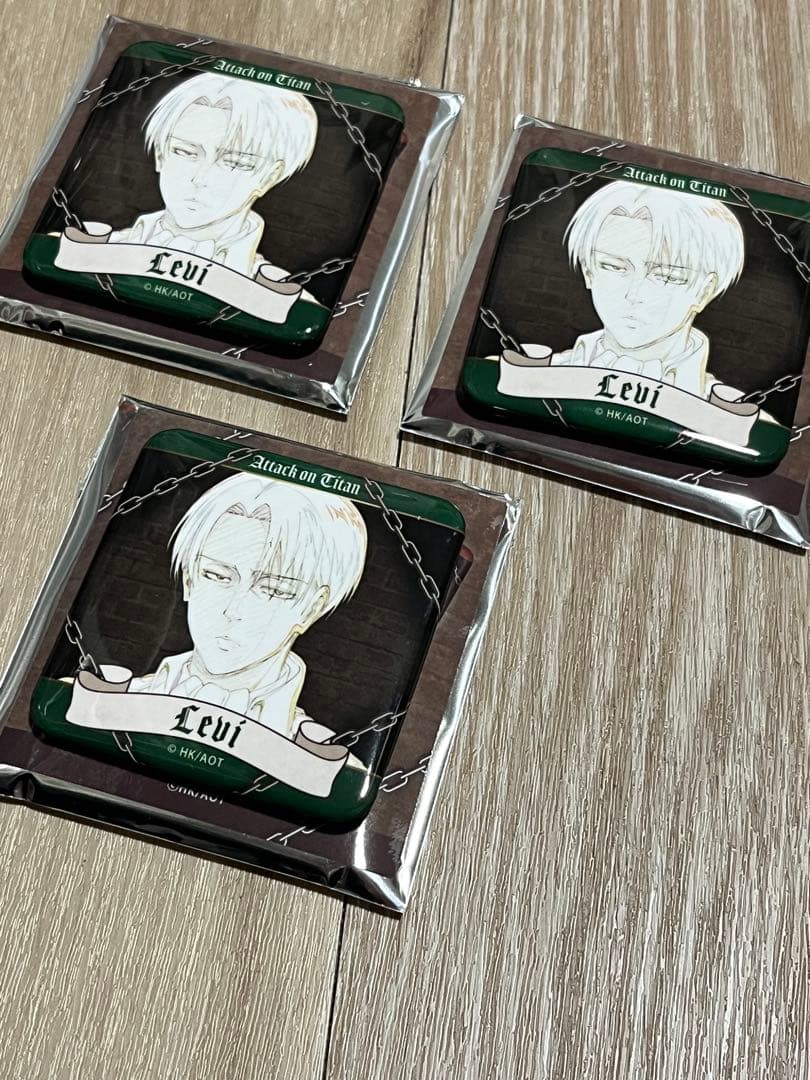 進撃の巨人　リヴァイ　缶バッジ　WIT STUDIO　オンラインストア完売品
