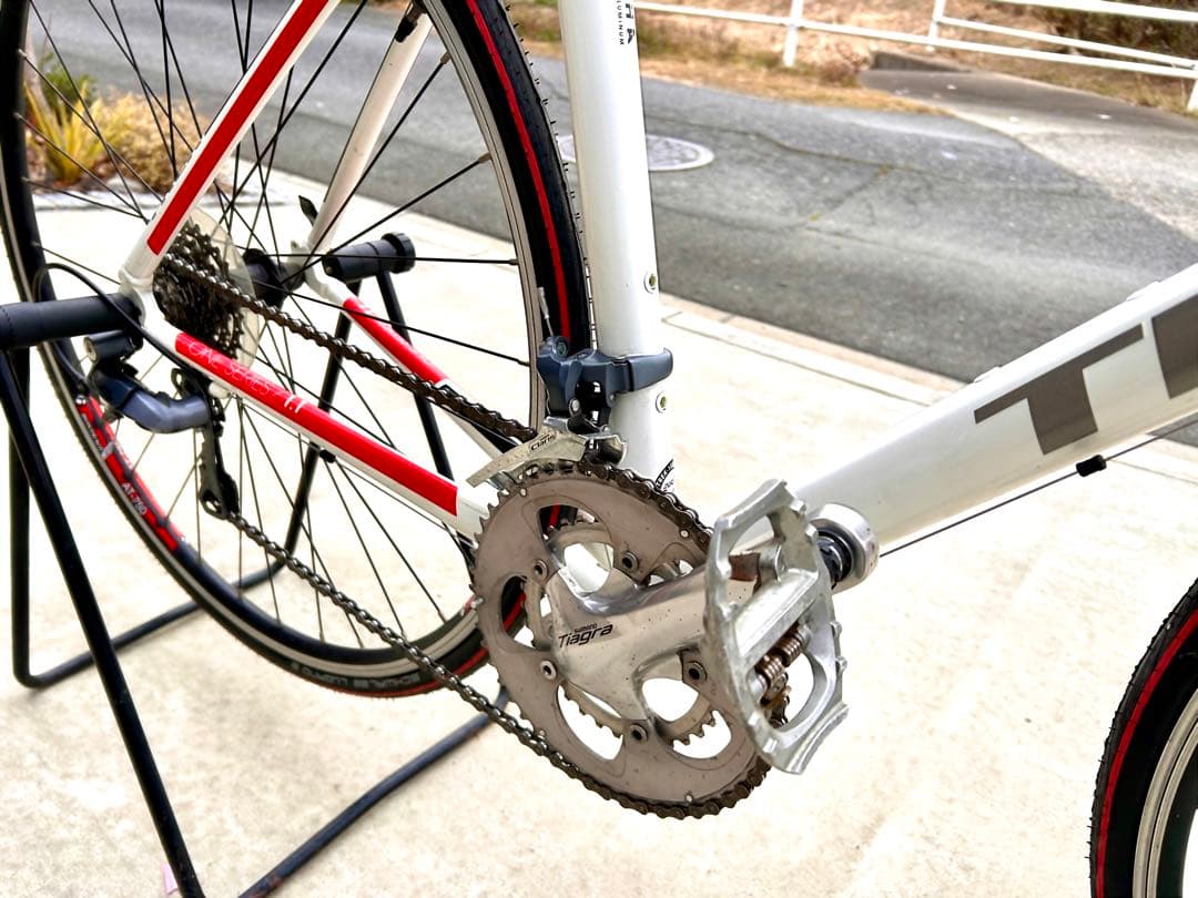 美品　ロードバイク　自転車　岡山　TREK ONE SERIES 1.1