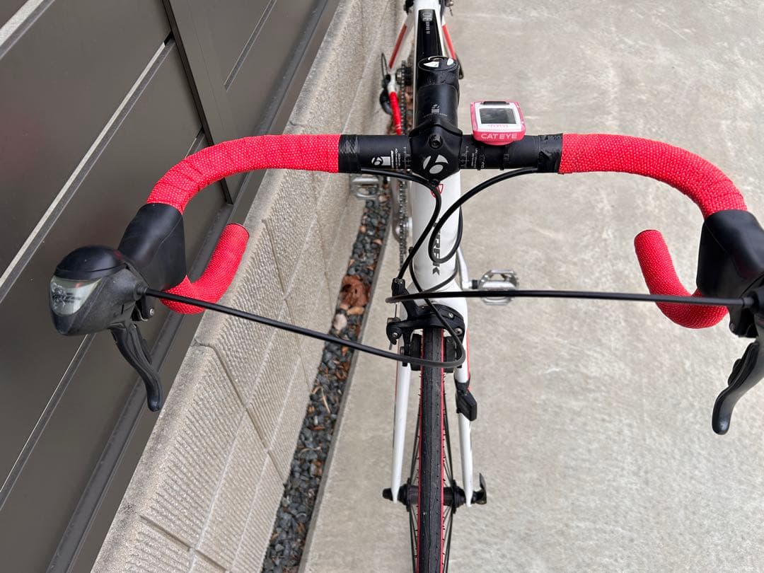 美品　ロードバイク　自転車　岡山　TREK ONE SERIES 1.1