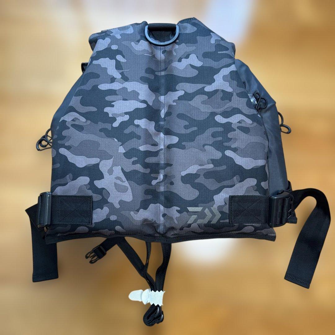 【未使用品】 DAIWA ダイワ フローティングジャケット DF-6421