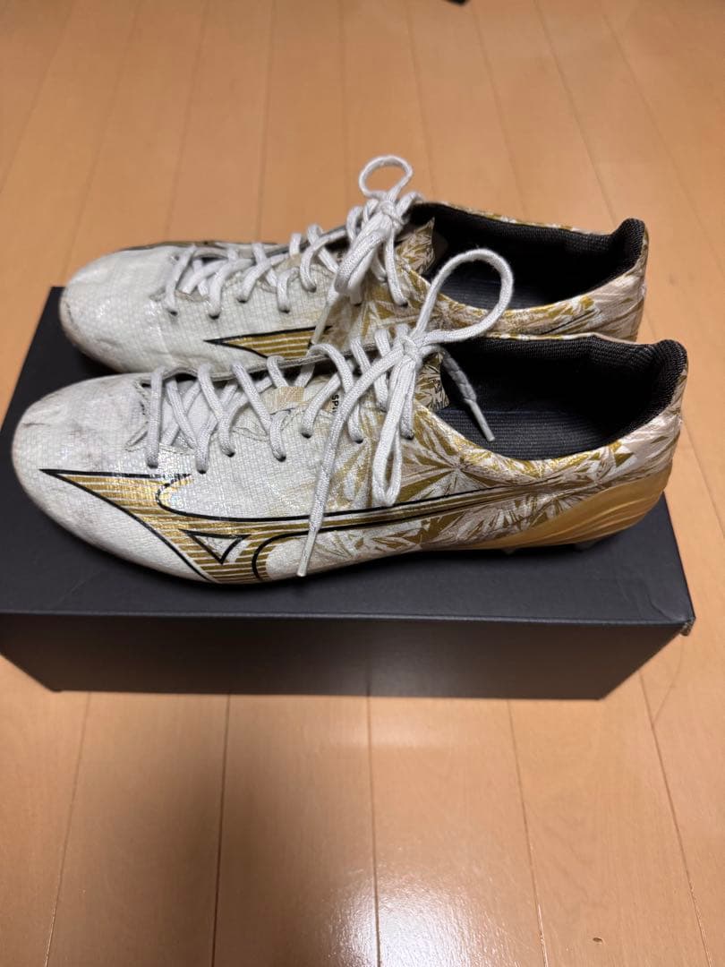 Mizuno Alpha サッカーシューズ ホワイト/ゴールド　25センチ