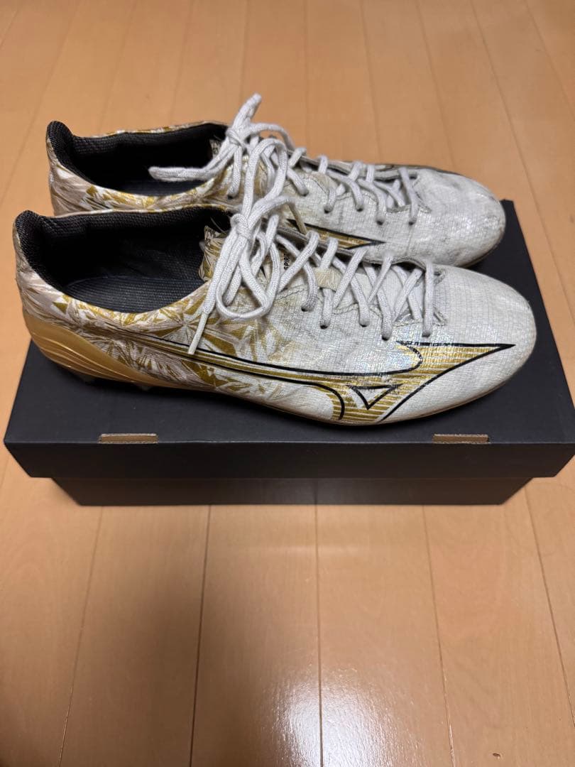 Mizuno Alpha サッカーシューズ ホワイト/ゴールド　25センチ