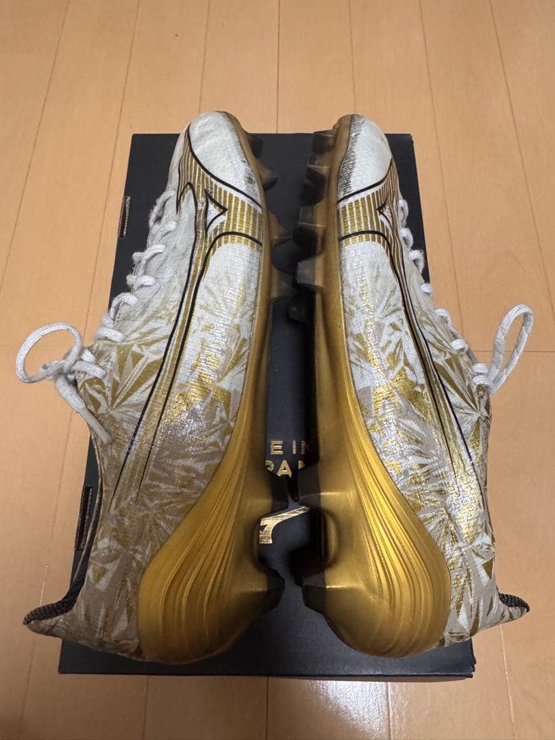 Mizuno Alpha サッカーシューズ ホワイト/ゴールド　25センチ