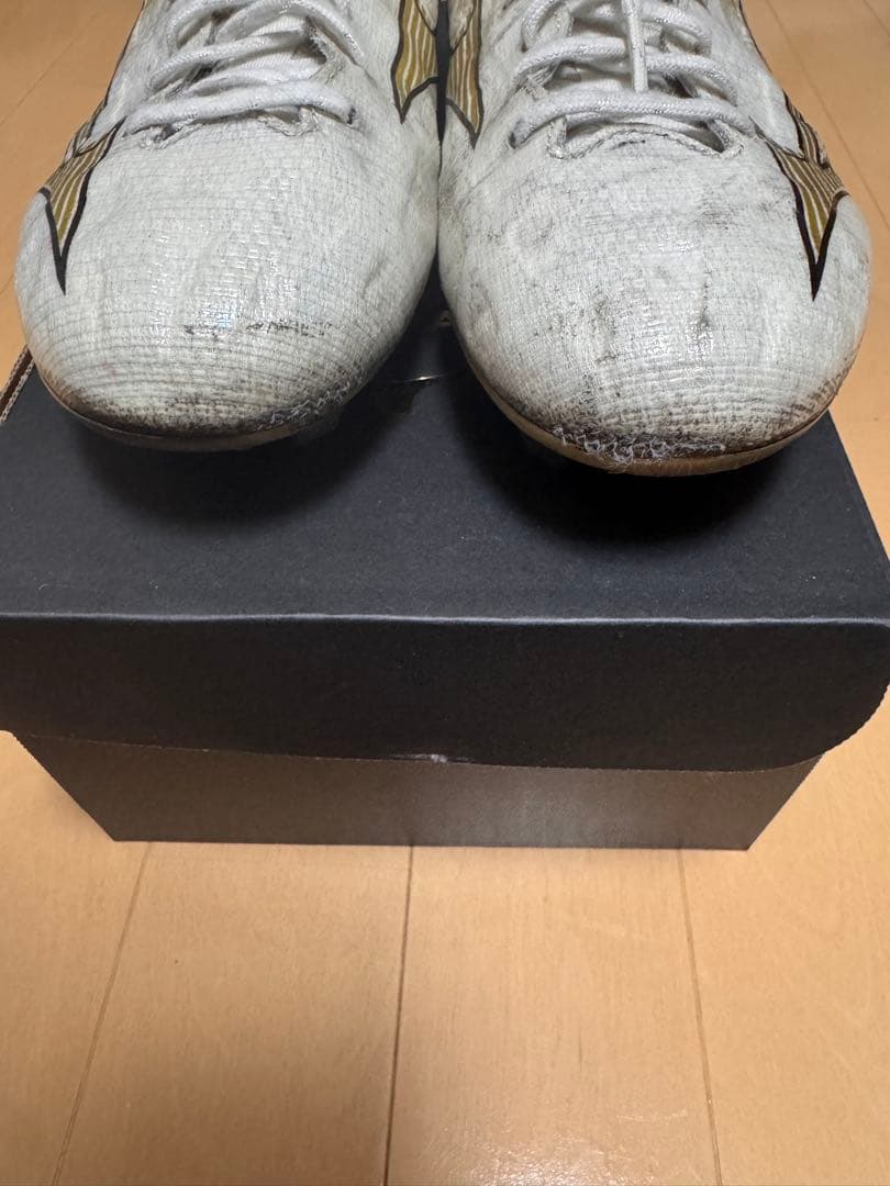 Mizuno Alpha サッカーシューズ ホワイト/ゴールド　25センチ