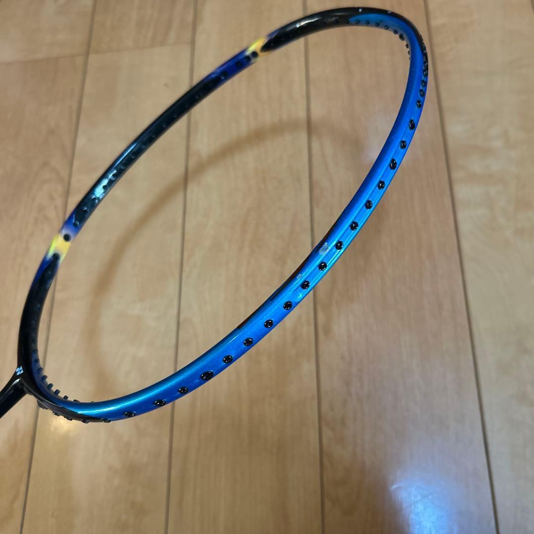 YONEXバドミントンラケットアストロクス77 4UG5 ケースお付けします