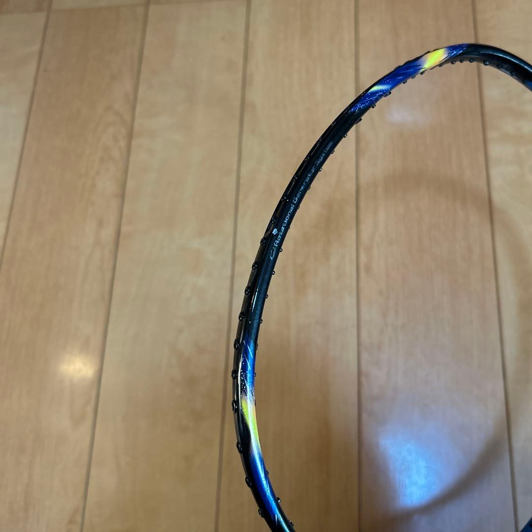 YONEXバドミントンラケットアストロクス77 4UG5 ケースお付けします