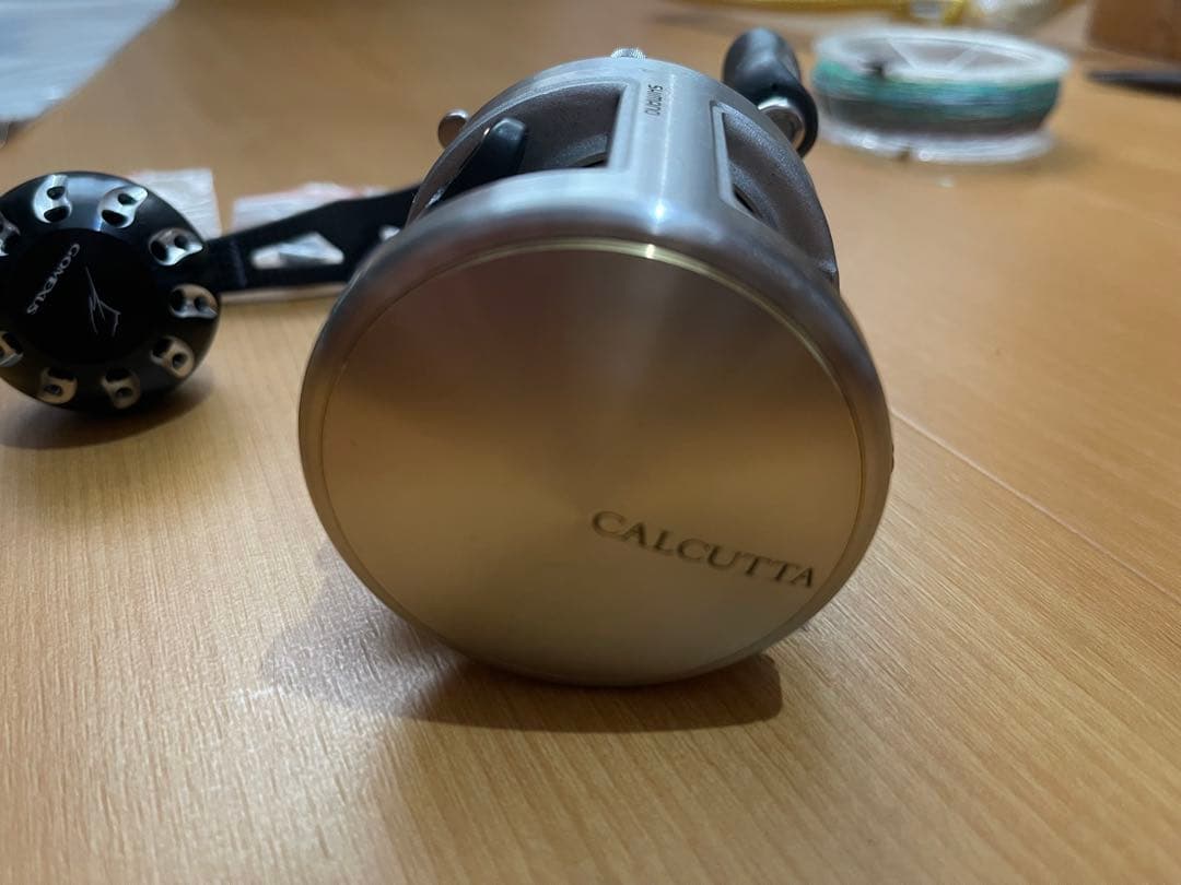 SHIMANO CALCUTTA 200 ベイトリール