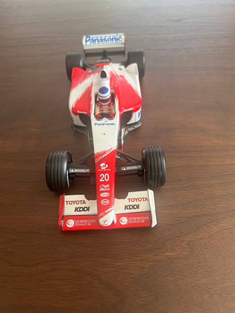 トヨタ　F1　レーシングカー　レプリカ　TOYOTA TF102　 2002