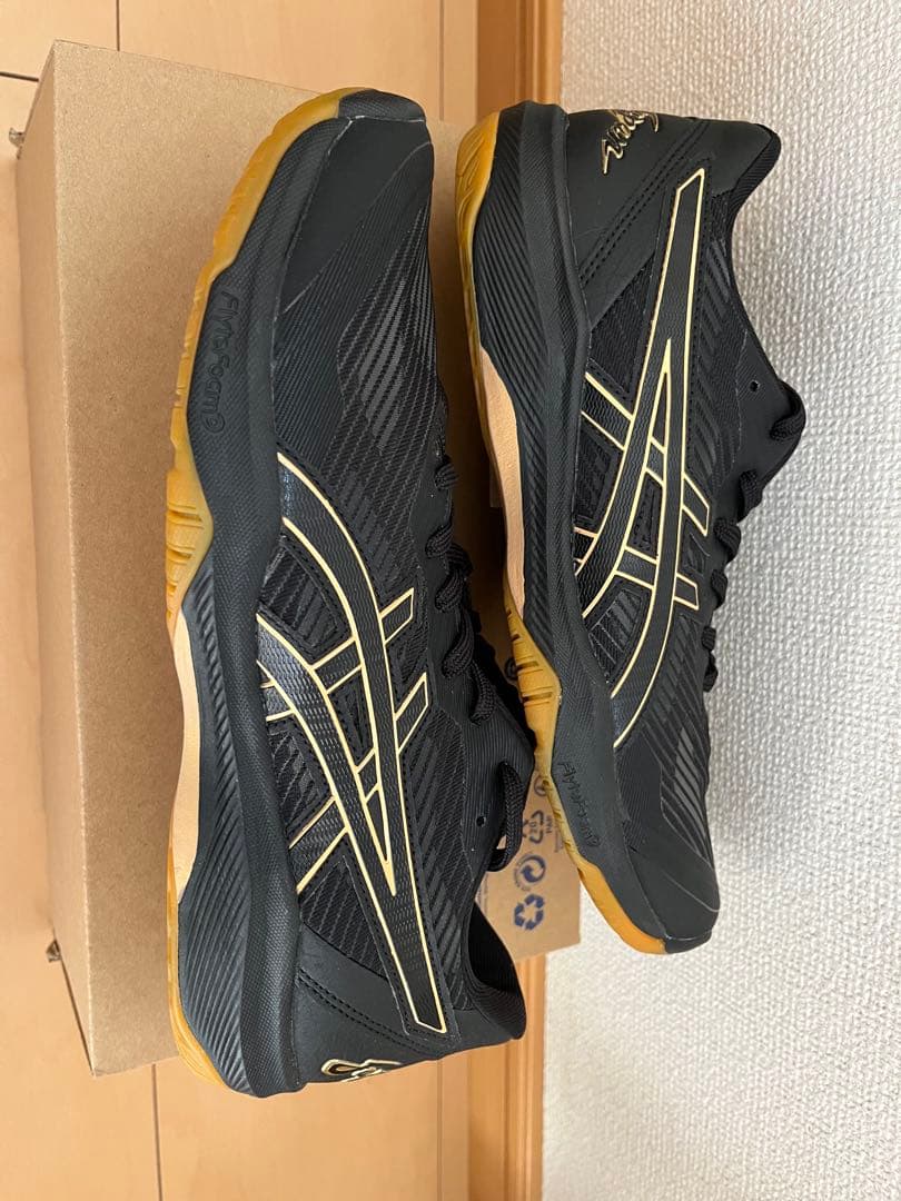 バレーボールシューズ　アシックスasics ローテジャパンライトFF3 未使用品