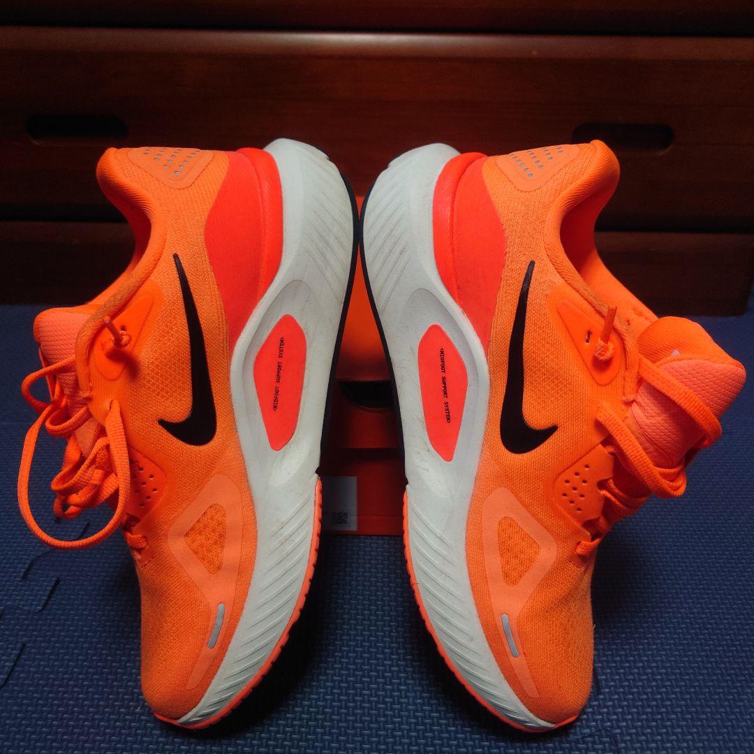NIKE ストラクチャー26