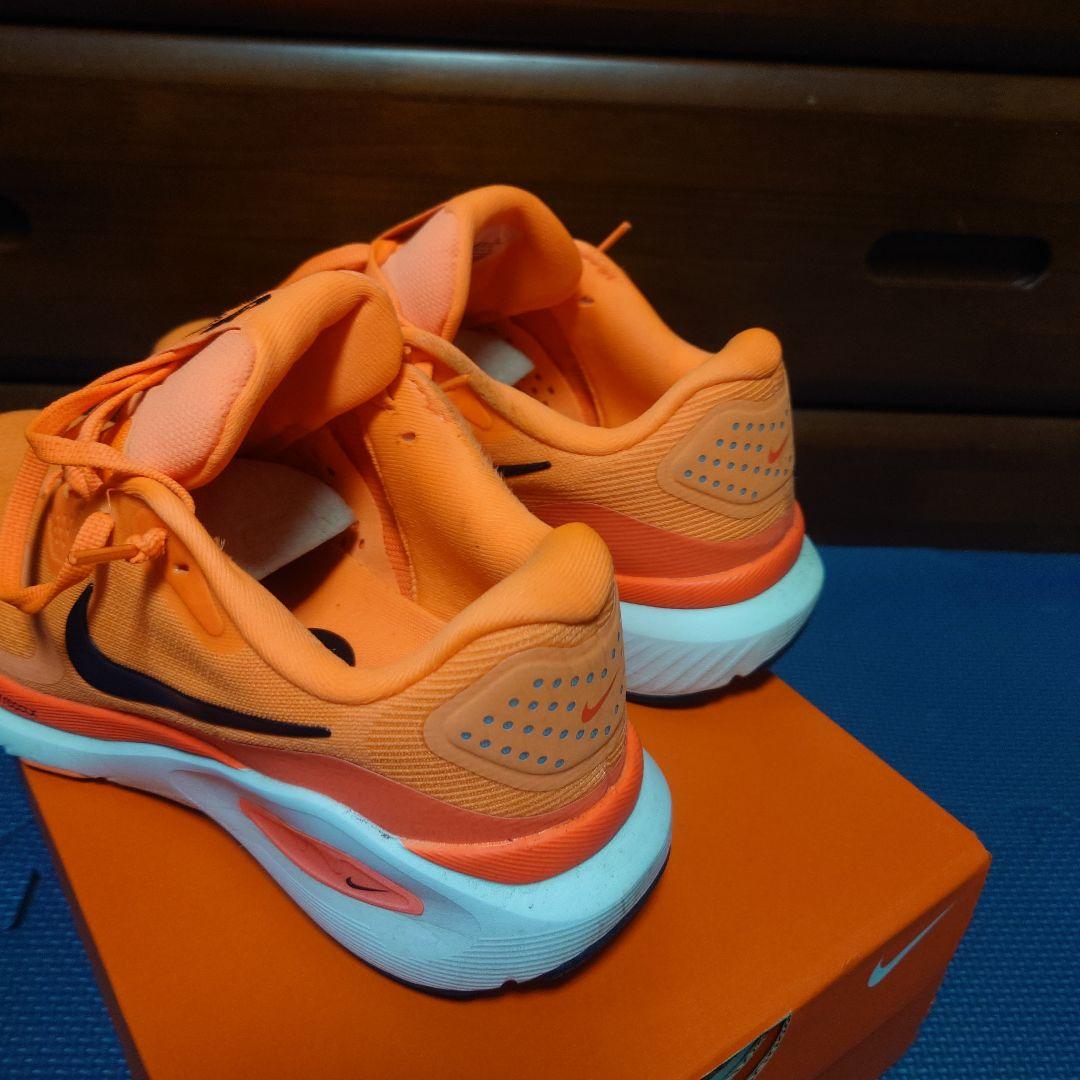 NIKE ストラクチャー26