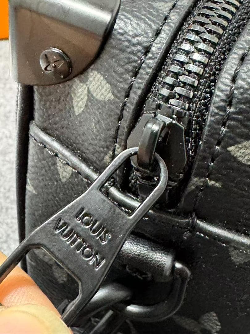 ★Louis ★Vuitton ブラックショルダーバッグ