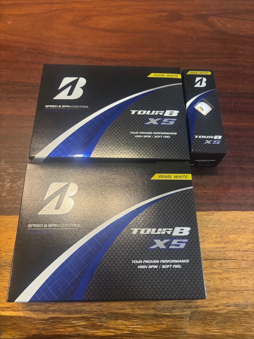 【新品】ブリヂストン TOUR B XS ゴルフボール 2ダース２４個