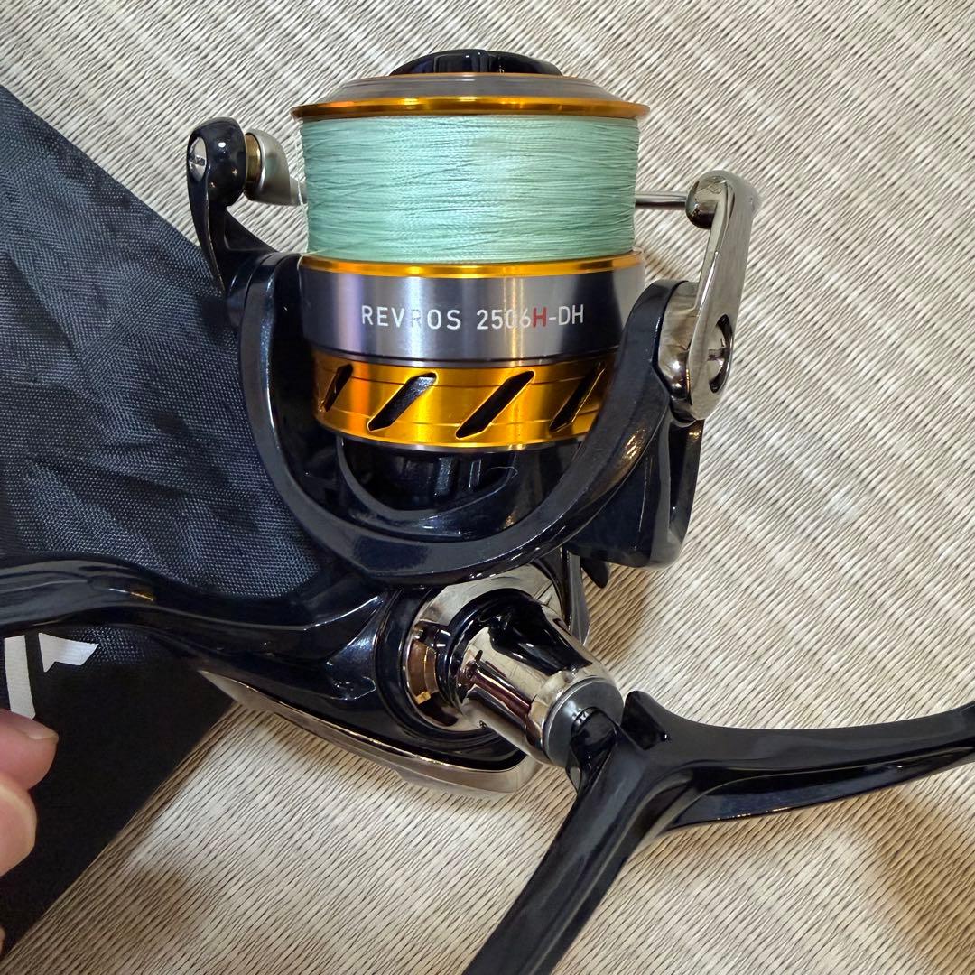 【美品】Daiwa ダイワ リール 15 レブロス 2506H-DH