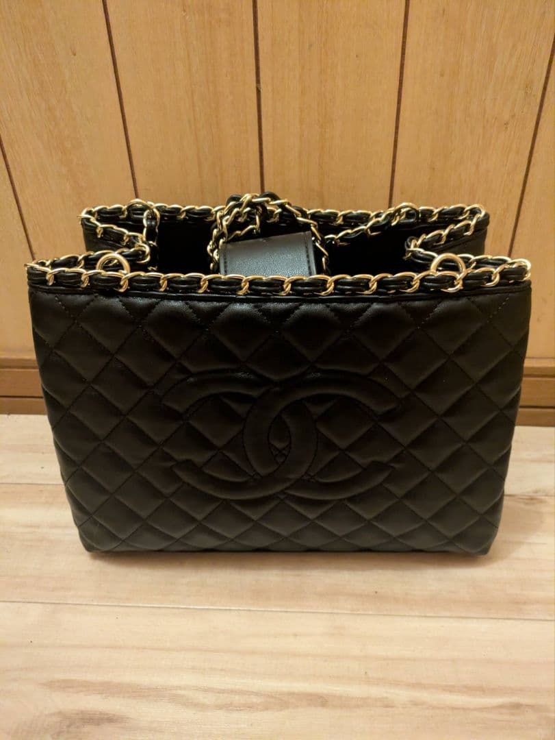 CHANEL ノベルティブラック キルティングバッグ