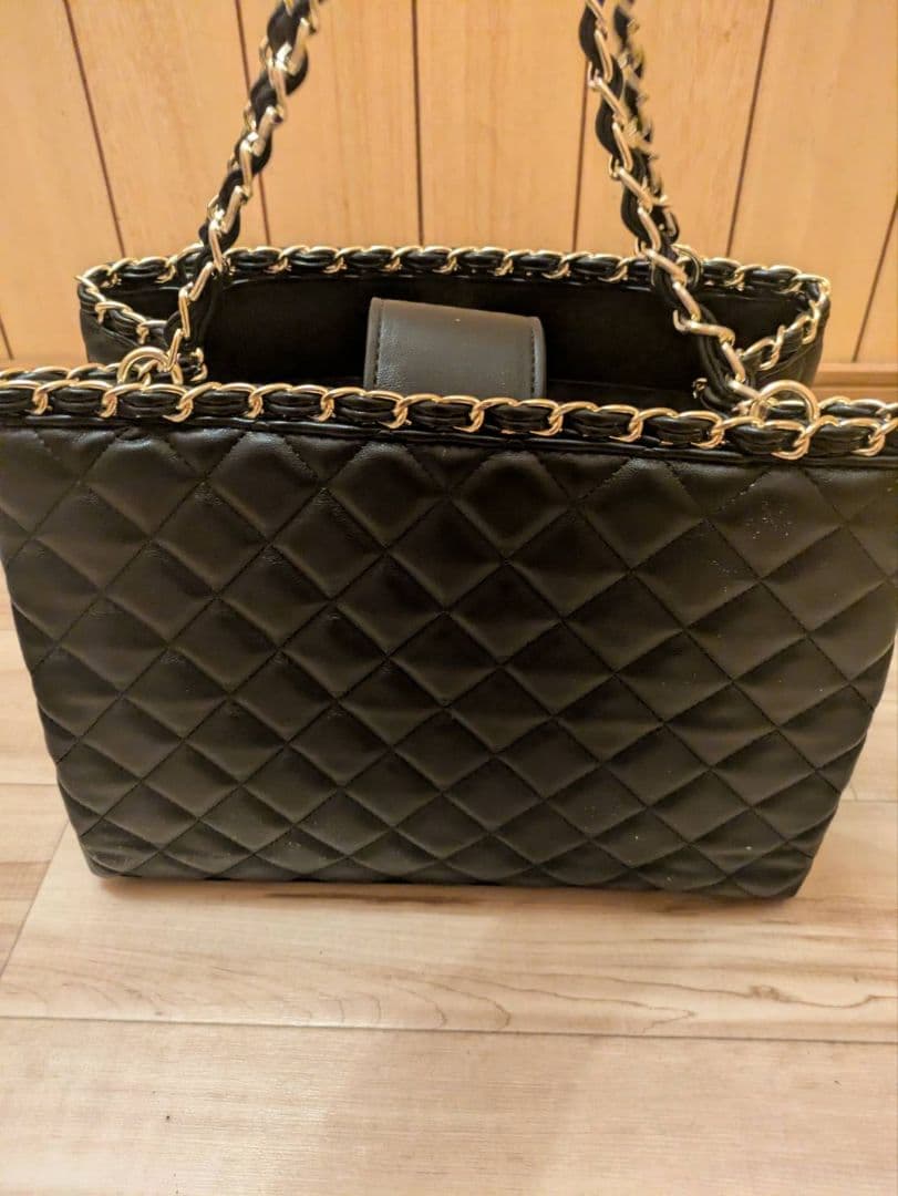 CHANEL ノベルティブラック キルティングバッグ