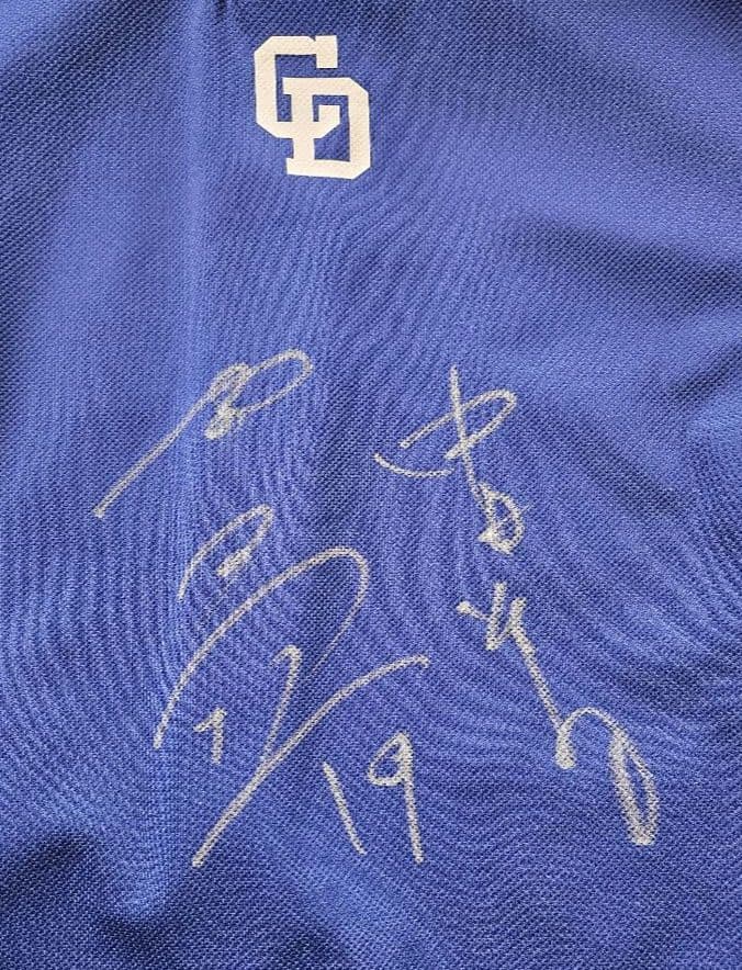 中日ドラゴンズ　吉見一起　練習着　バッティンググローブ　サイン入り