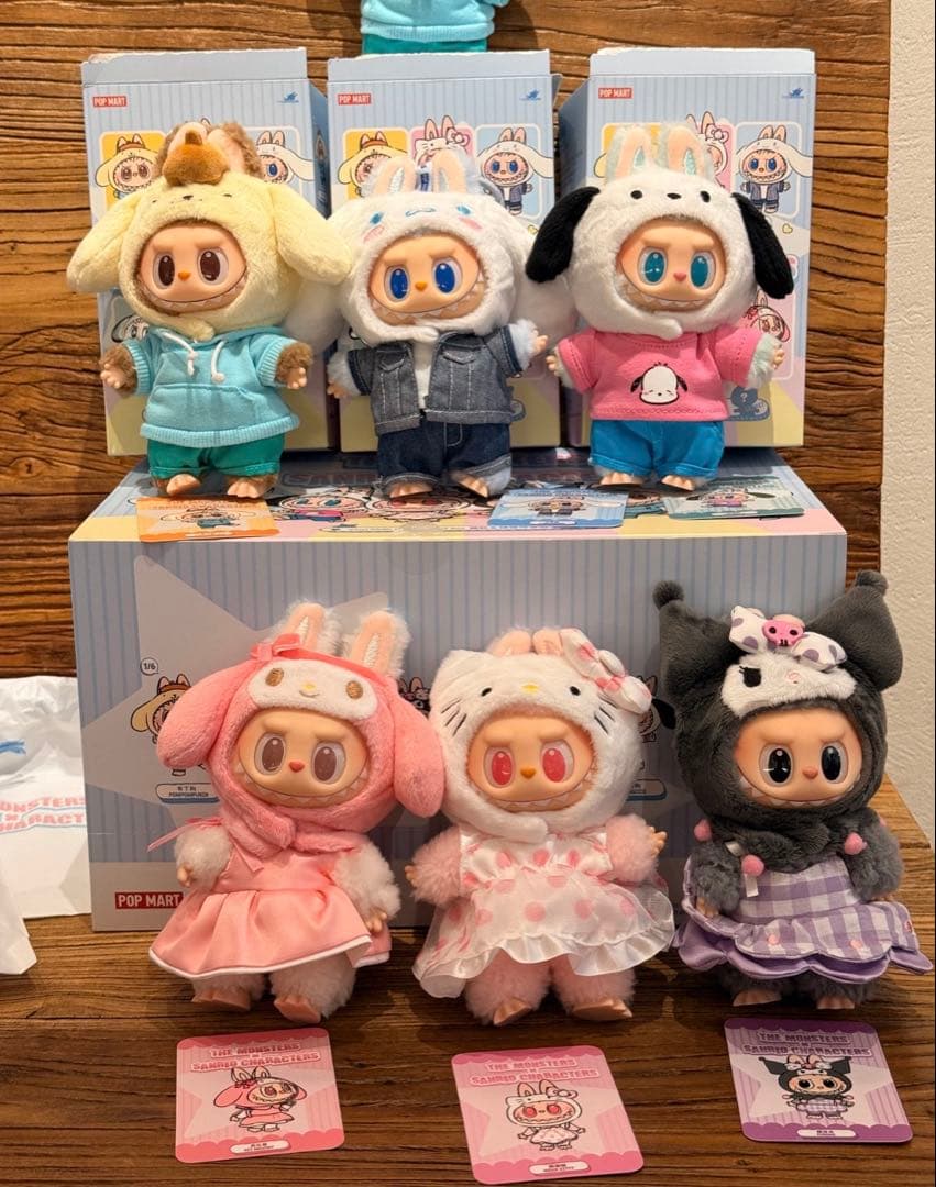 LABUBUラブブ・サンリオキャラクターズ　ぬいぐるみペンダント