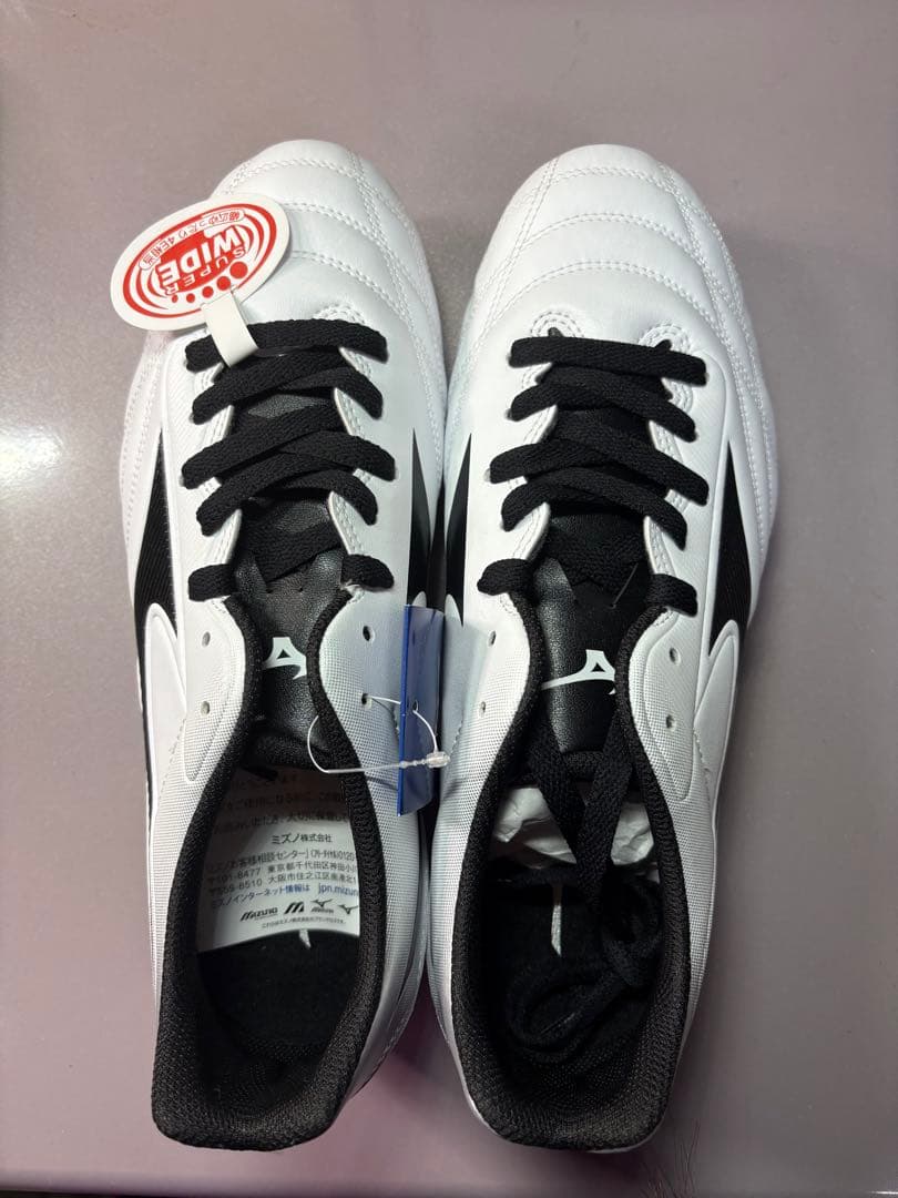 Mizuno Morelia Neo ワイドスパイクシューズ