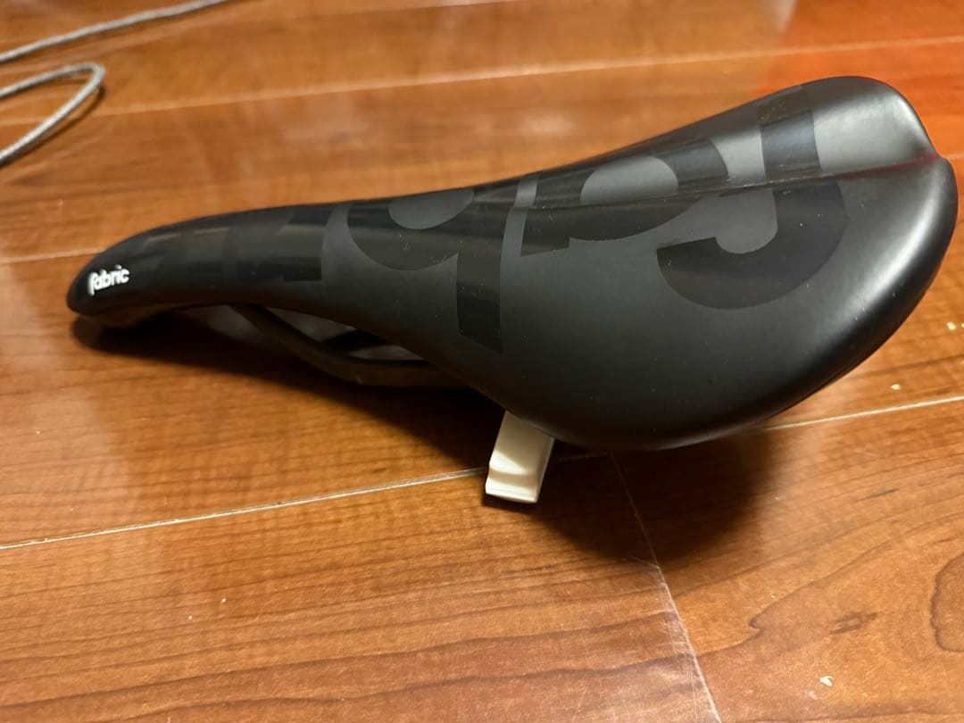 fabric・サドル スクープ ラディウス プロ ブラック 280mm